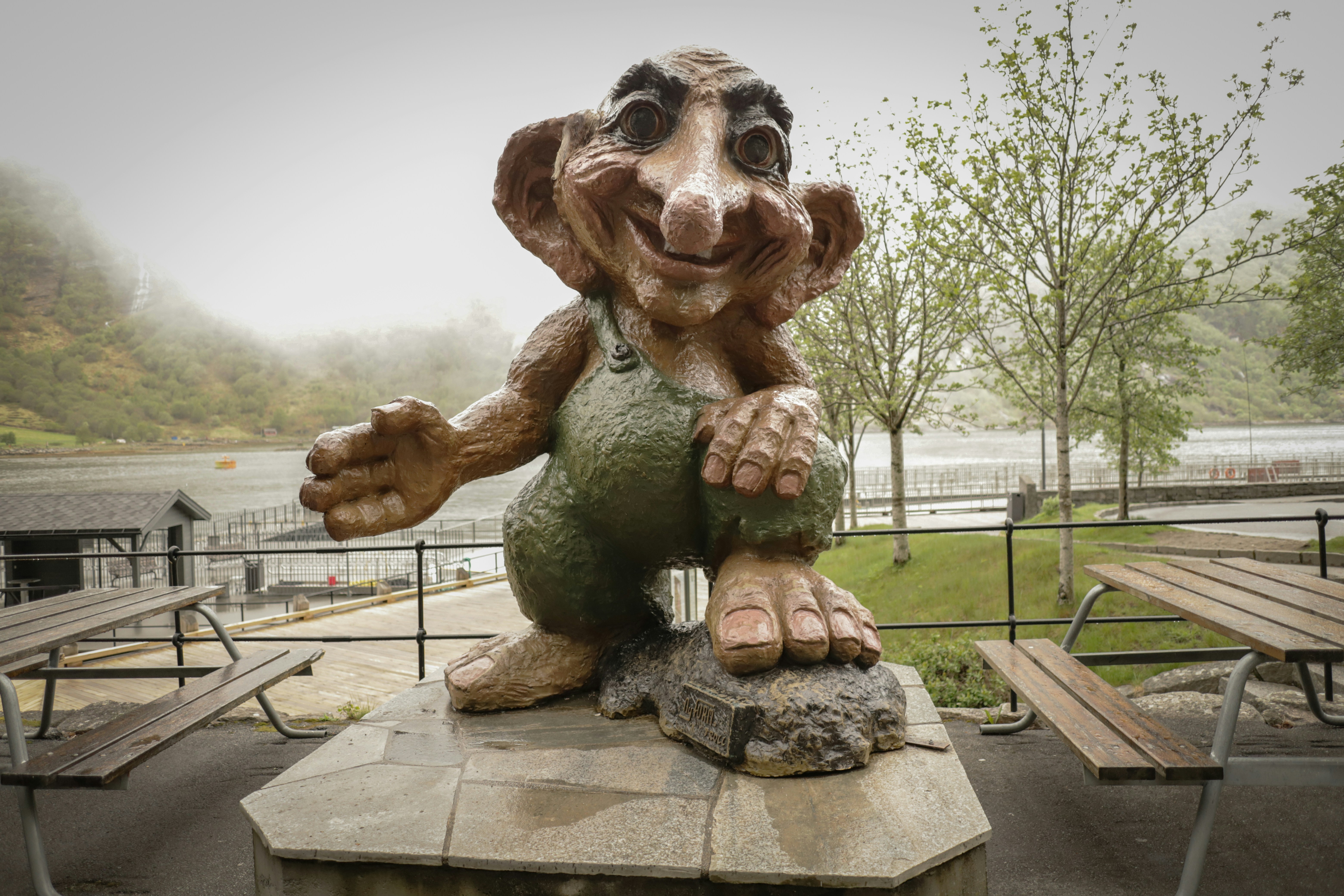 en statue av et troll